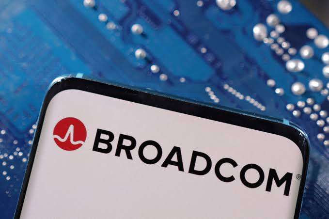 أرباح Broadcom للربع الرابع ستكشف عن خططها لـ VMware