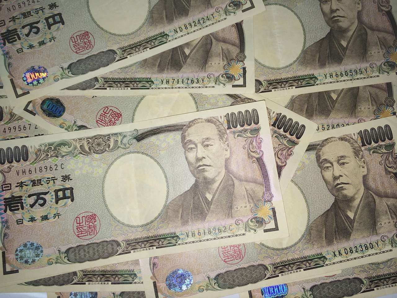 The Japanese yen touched 8 week peak as BOJ supported further rate hike